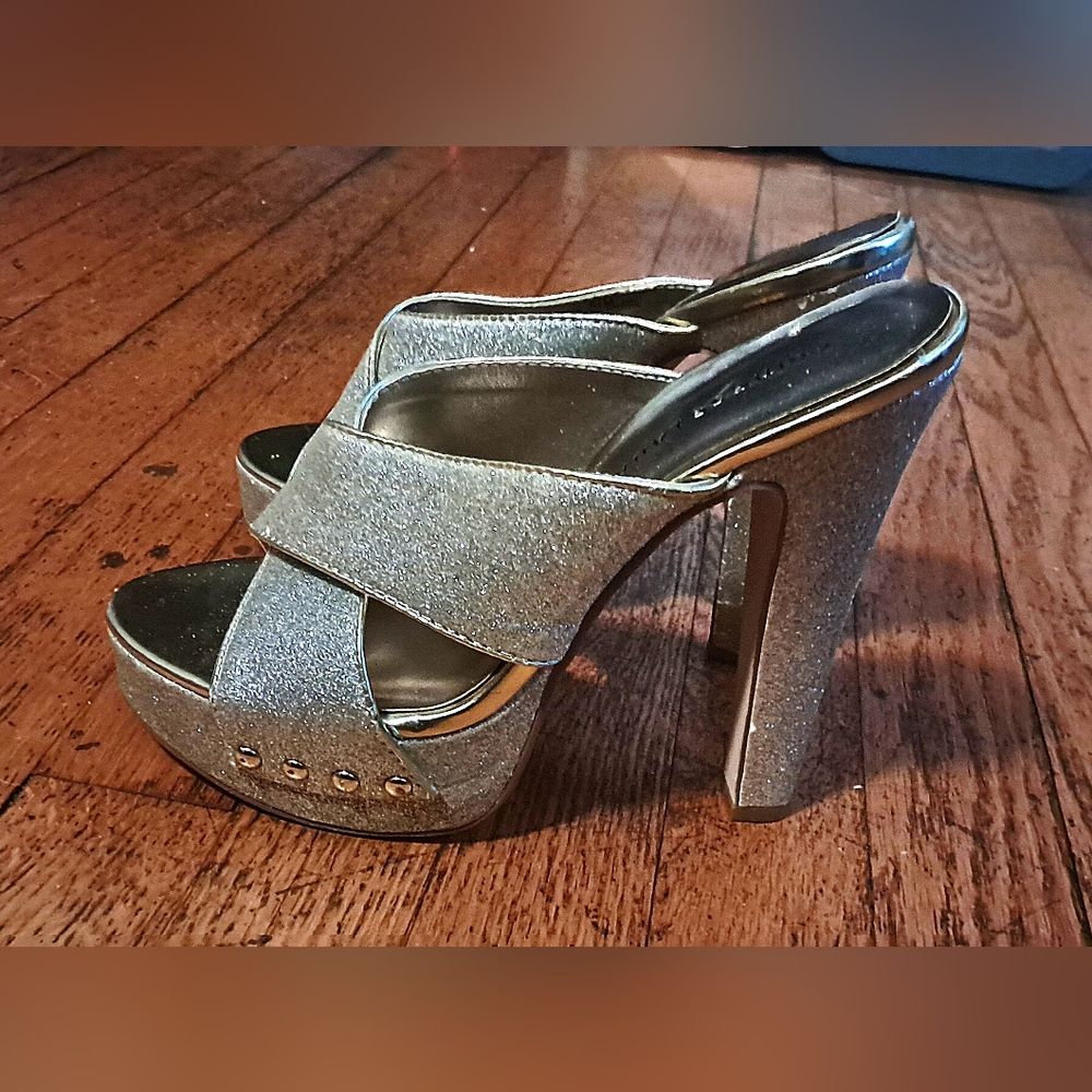Chinese Laundry Glittering Gold Platform Heels - Picture 5 of 5